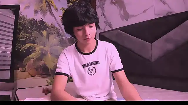 AllanYong18 online show from 02.24.25