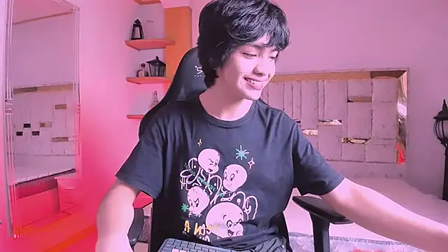 AllanYong18 online show from 02.28.25