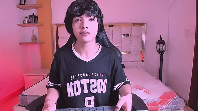 AllanYong18 online show from 03.01.25