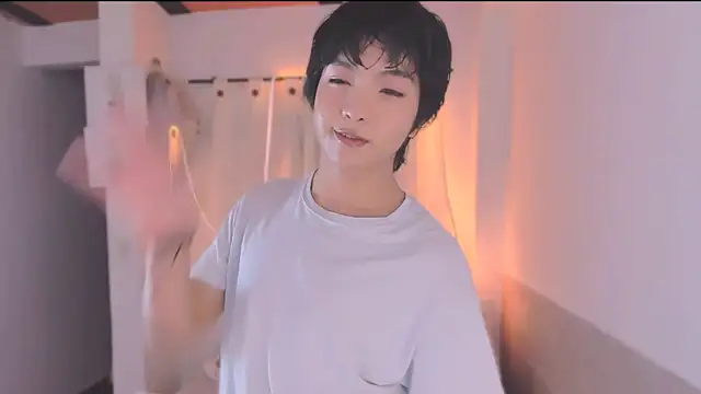 AllanYong18 online show from 09.13.25