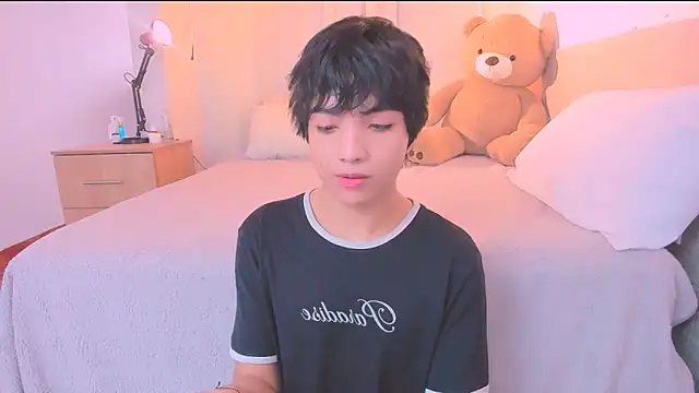 AllanYong18 online show from 10.24.25