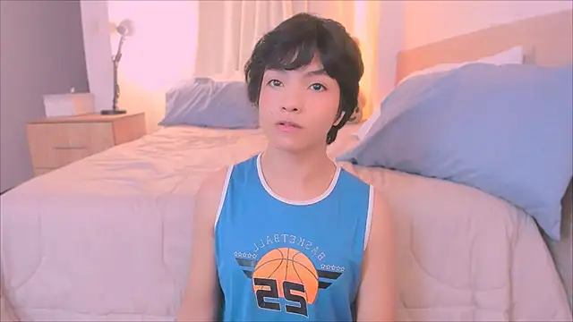 AllanYong18 online show from 12.04.25