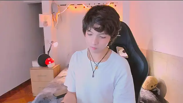 AllanYong18 online show from 04.13.26