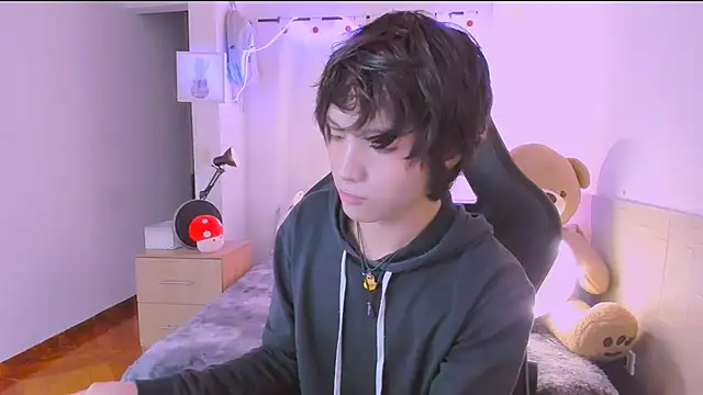 AllanYong18 online show from 04.17.26