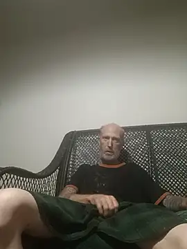 Snapshot of filthymind619 chatting on 05.17.26 filthymind619 online show from 05.17.26
