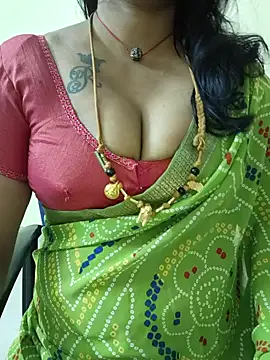 Snapshot of sriyazhini chatting on 01.08.25 sriyazhini online show from 01.08.25