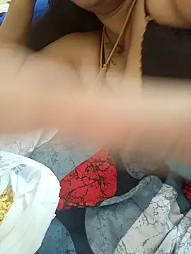 Snapshot of sriyazhini chatting on 02.16.25 sriyazhini online show from 02.16.25