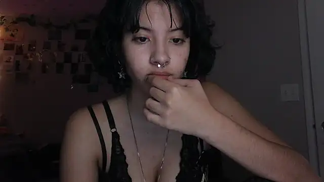 Snapshot of Rubyred2369 chatting on 01.19.25 Rubyred2369 online show from 01.19.25