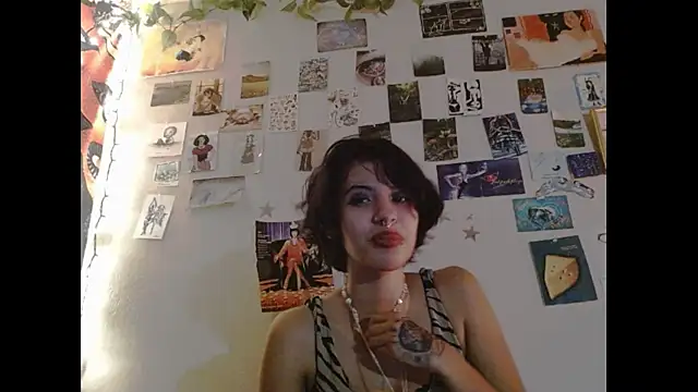 Snapshot of Rubyred2369 chatting on 03.08.25 Rubyred2369 online show from 03.08.25