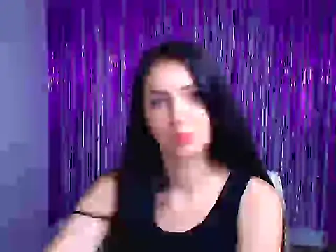 Snapshot of Amalia_amor chatting on 09.10.25 Amalia amor online show from 09.10.25