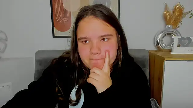 AdeleCruz online show from 03.20.25