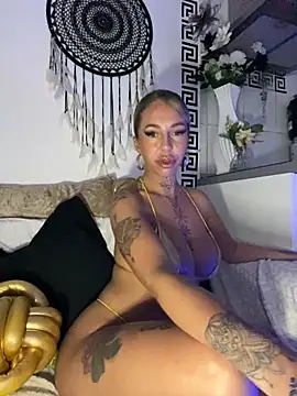 Snapshot of CheekyChels chatting on 02.26.25 CheekyChels online show from 02.26.25