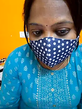 Snapshot of kanikasree chatting on 01.28.25 kanikasree online show from 01.28.25