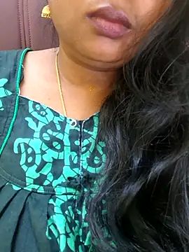 Snapshot of kanikasree chatting on 10.21.25 kanikasree online show from 10.21.25