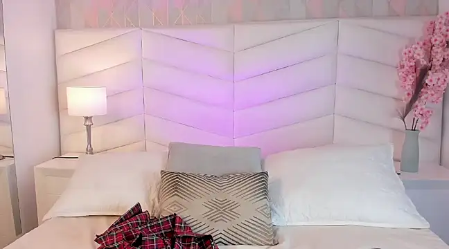 chelsea bolton  online show from 02.12.25