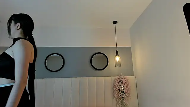 chelsea bolton  online show from 04.14.26