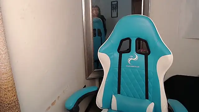 Aleska Miami online show from 09.15.25