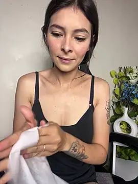 Snapshot of Aleska_Miami chatting on 06.08.26 Aleska Miami online show from 06.08.26