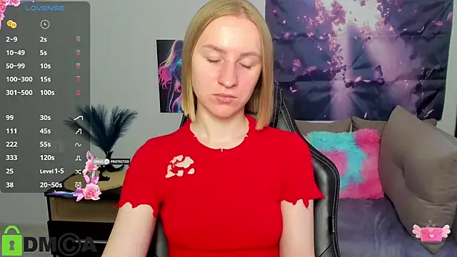 Snapshot of BeautyBlondy chatting on 05.21.26 BeautyBlondy online show from 05.21.26