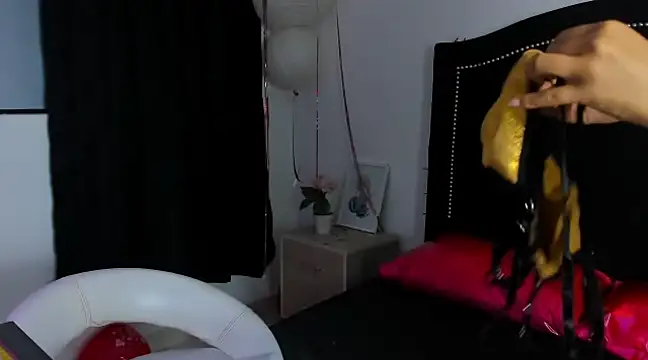 Cleo Hott online show from 02.25.25