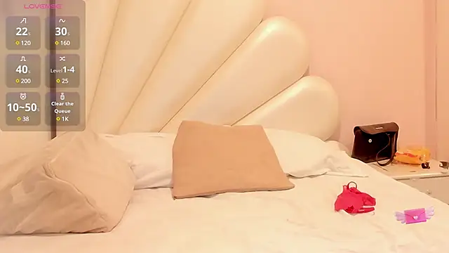 Thifany Hampton  online show from 01.17.25