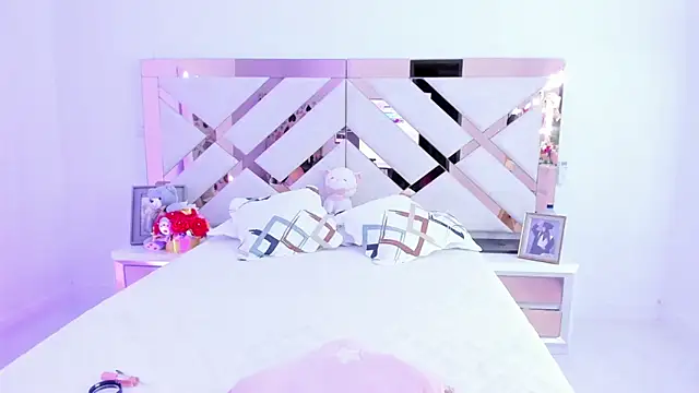 trissha xk1 online show from 04.21.26