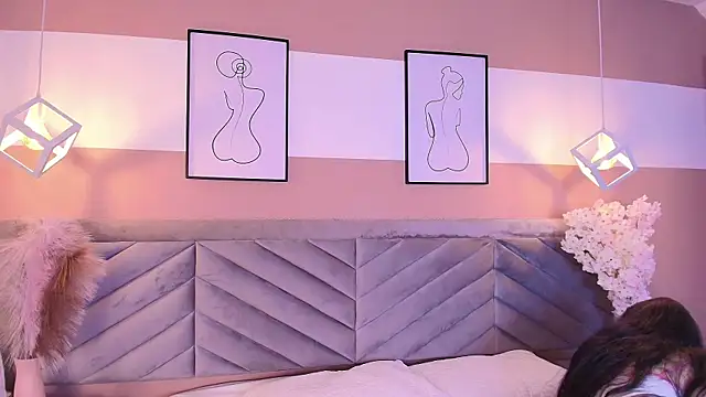  Cristal Collins online show from 02.12.25