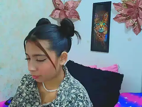 Snapshot of Rousse_violett chatting on 01.10.25 Rousse violett online show from 01.10.25