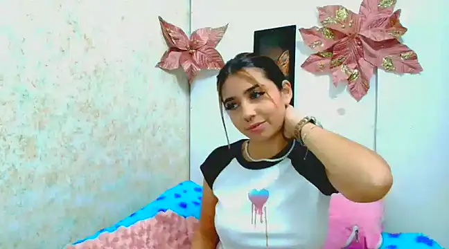 Snapshot of Rousse_violett chatting on 02.25.25 Rousse violett online show from 02.25.25