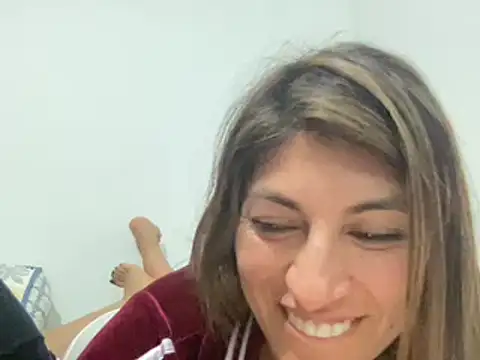 LunaBeya online show from 03.10.25