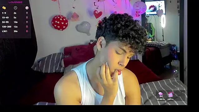 Snapshot of dani_angels__ chatting on 02.13.25 dani angels online show from 02.13.25