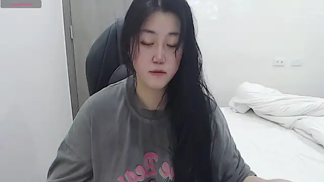 Snapshot of minnie9009 chatting on 02.28.25 minnie9009 online show from 02.28.25