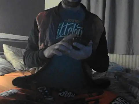 allnaked00 online show from 11.18.25