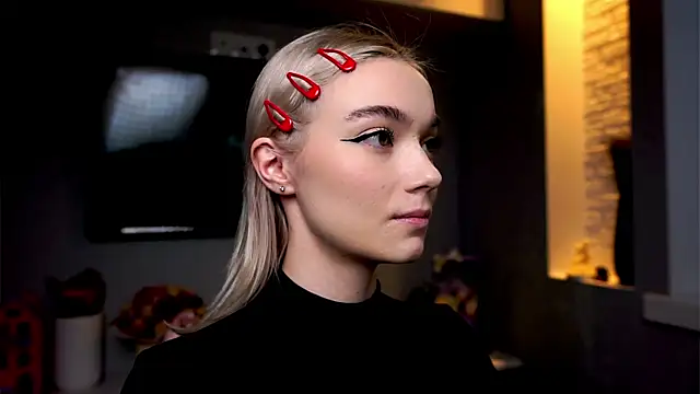 ileanacampbe online show from 01.23.25