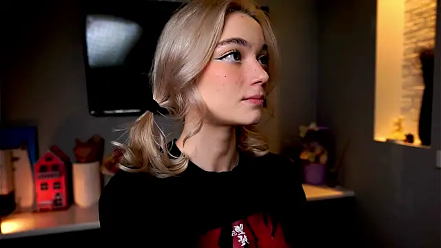 ileanacampbe online show from 01.29.25