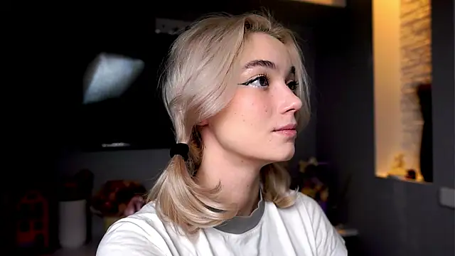 ileanacampbe online show from 01.30.25