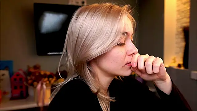 ileanacampbe online show from 02.07.25