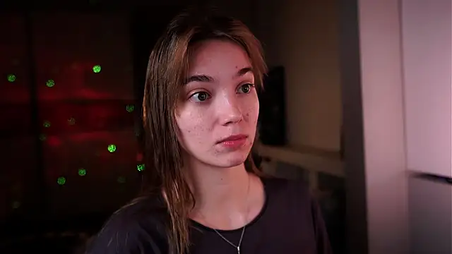 ileanacampbe online show from 10.16.25