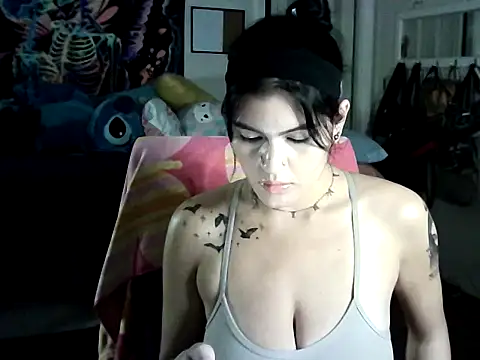 Snapshot of nikkikittyx3 chatting on 02.08.25 nikkikittyx3 online show from 02.08.25