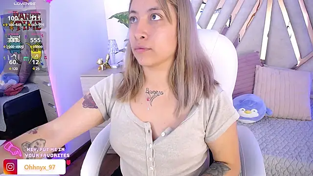 Snapshot of NyxAndria_1 chatting on 01.28.25 NyxAndria 1 online show from 01.28.25