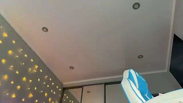 Mercedes Robinson online show from 01.26.25