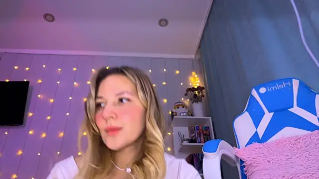 Mercedes Robinson online show from 09.19.25