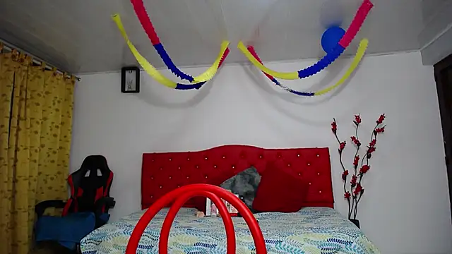 Snapshot of Maylin_horny19 chatting on 06.26.26 Maylin horny19 online show from 06.26.26