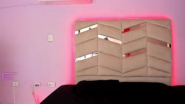 Snapshot of RubiSharqui_ chatting on 10.24.25 RubiSharqui online show from 10.24.25