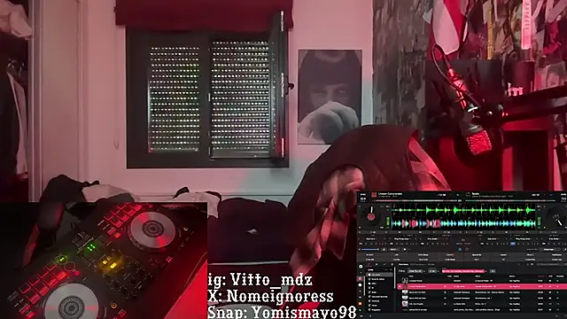 Snapshot of vittote chatting on 02.18.25 vittote online show from 02.18.25