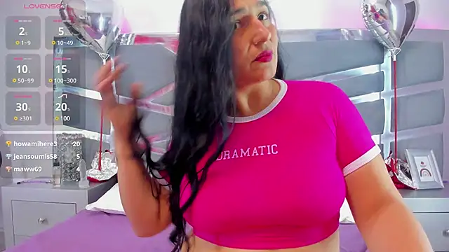 Snapshot of LucineArias chatting on 02.27.25 LucineArias online show from 02.27.25