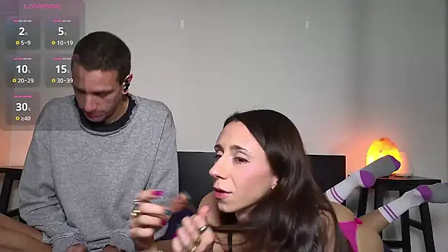 Snapshot of alexandjohntv chatting on 11.23.25 alexandjohntv online show from 11.23.25