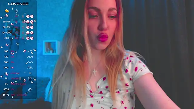 Snapshot of Mika_Rayy chatting on 01.21.25 Mika Rayy online show from 01.21.25