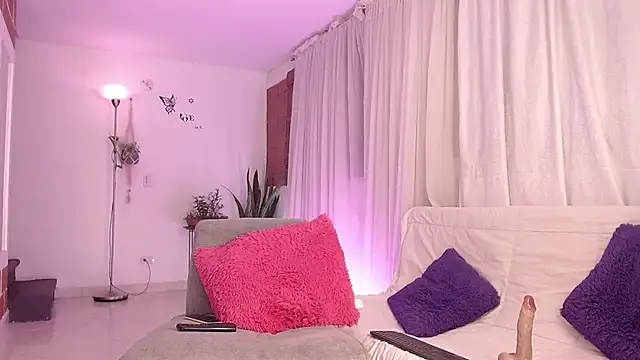 Katalina Rosee online show from 01.26.25