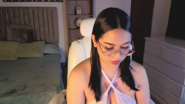 Renaxi Smith online show from 02.20.26